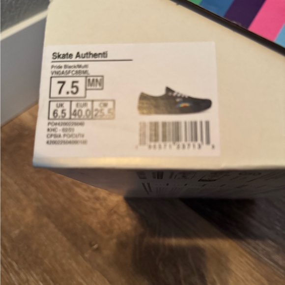 Black Rainbow Vans Skateboarding Shoes - Picture 5 of 5